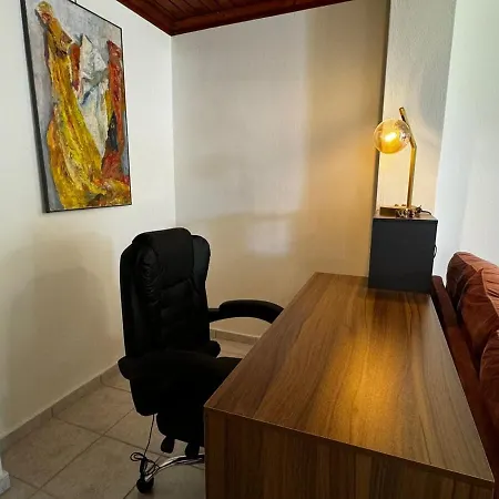 Modern Garden Escape Apt Appartamento